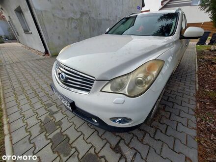 Инфинити ЕК 2010 в Европе на Automoto.ua Белый Инфинити ЕК, объемом двигателя 3.7 л и пробегом 212 тыс. км за 29999 $, фото 1 на Automoto.ua