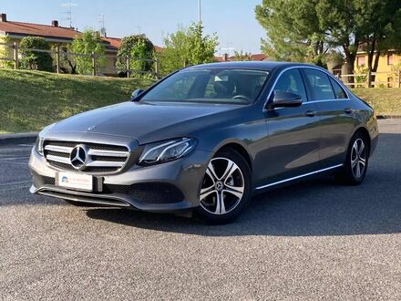 Мерседес E 200 2018 в Европе на Automoto.ua Серый Мерседес E 200, объемом двигателя 1.99 л и пробегом 134 тыс. км за 29685 $, фото 1 на Automoto.ua