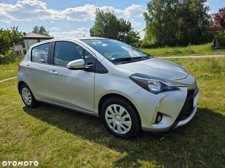 Тойота Ярис 2017 в Европе на Automoto.ua Серый Тойота Ярис, объемом двигателя 1 л и пробегом 61 тыс. км за 10388 $, фото 1 на Automoto.ua
