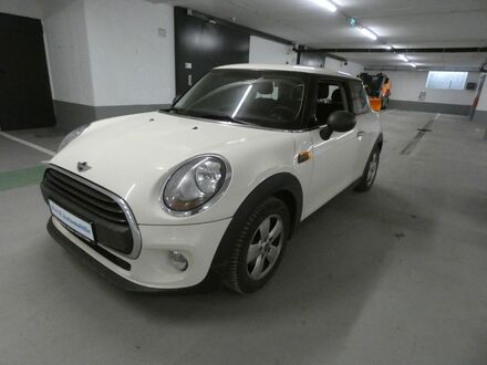 Мини One First 2015 в Европе на Automoto.ua Белый Мини One First, объемом двигателя 1.2 л и пробегом 115 тыс. км за 8775 $, фото 1 на Automoto.ua