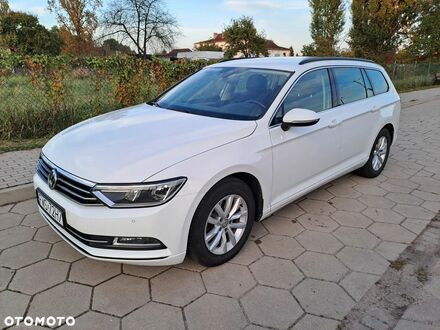 Фольксваген Пассат 2018 в Европе на Automoto.ua Белый Фольксваген Пассат, объемом двигателя 1 л и пробегом 101 тыс. км за 15981 $, фото 1 на Automoto.ua