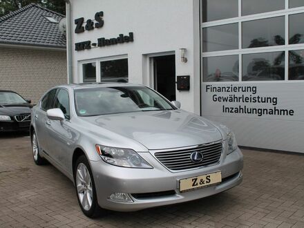 Лексус LS 600 2008 у Європі на Automoto.ua Сірий Лексус LS 600, об'ємом двигуна 4.97 л та пробігом 139 тис. км за 20000 $, фото 1 на Automoto.ua