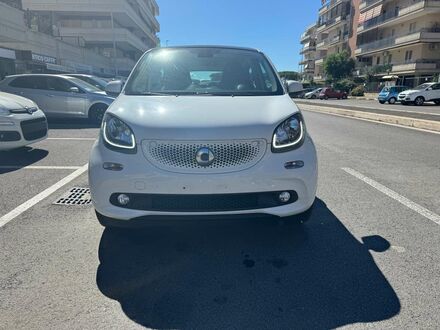 Смарт Forfour 2019 у Європі на Automoto.ua Білий Смарт Forfour, об'ємом двигуна 1 л та пробігом 25 тис. км за 15900 $, фото 1 на Automoto.ua