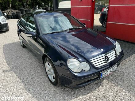 Мерседес Ц-Класс 2003 в Европе на Automoto.ua Синий Мерседес Ц-Класс, объемом двигателя 1 л и пробегом 208 тыс. км за 2882 $, фото 1 на Automoto.ua