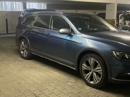 Фольксваген Пассат Альтрак 2018 в Европе на Automoto.ua Фольксваген Пассат Альтрак, объемом двигателя 1.98 л и пробегом 88 тыс. км за 26808490 $, фото 1 на Automoto.ua