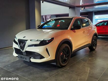 Альфа Ромео Джуніор 2025 у Європі на Automoto.ua Білий Альфа Ромео Джуніор, об'ємом двигуна 1 л та пробігом 6 тис. км за 27846 $, фото 1 на Automoto.ua