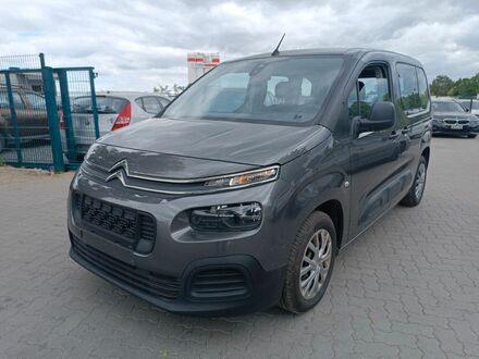 Ситроен Берлинго 2019 в Европе на Automoto.ua Серый Ситроен Берлинго, объемом двигателя 1.2 л и пробегом 114 тыс. км за 11023 $, фото 1 на Automoto.ua