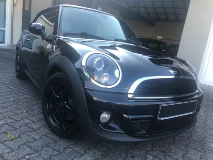 Мини Cooper SD 2011 в Европе на Automoto.ua Черный Мини Cooper SD, объемом двигателя 2 л и пробегом 214 тыс. км за 8027 $, фото 1 на Automoto.ua