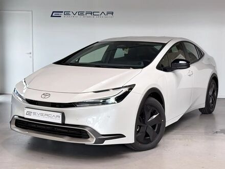 Тойота Приус 2025 в Европе на Automoto.ua Белый Тойота Приус, объемом двигателя 1.99 л и пробегом 22 тыс. км за 41129 $, фото 1 на Automoto.ua