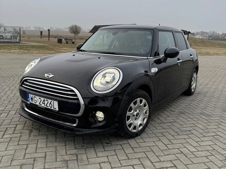 Мини Купер 2017 в Европе на Automoto.ua Черный Мини Купер, объемом двигателя 1 л и пробегом 180 тыс. км за 39900 $, фото 1 на Automoto.ua