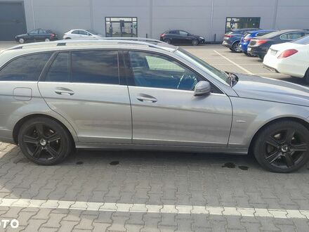 Мерседес Ц-Класс 2009 в Европе на Automoto.ua Серый Мерседес Ц-Класс, объемом двигателя 2.99 л и пробегом 250 тыс. км за 29600 $, фото 1 на Automoto.ua