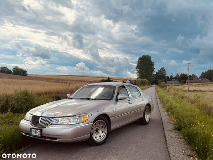 Лінкольн Town Car, об'ємом двигуна 4.6 л та пробігом 203 тис. км за 5378 $, фото 1 на Automoto.ua