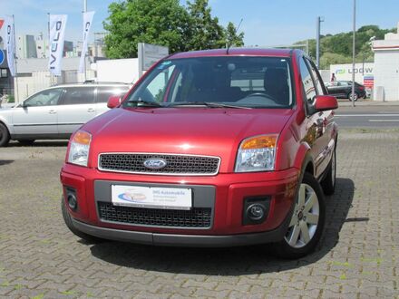 Форд Фьюжен 2005 у Європі на Automoto.ua Помаранчевий Форд Фьюжен, об'ємом двигуна 1.6 л та пробігом 67 тис. км за 5275 $, фото 1 на Automoto.ua