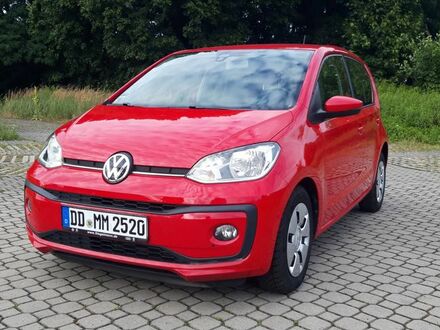 Фольксваген Ап 2018 в Европе на Automoto.ua Красный Фольксваген Ап, объемом двигателя 1 л и пробегом 177000 тыс. км за 29800 $, фото 1 на Automoto.ua