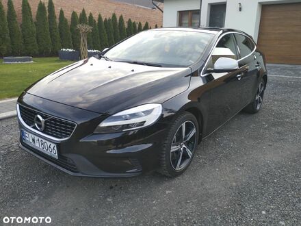 Вольво V40 2019 у Європі на Automoto.ua Чорний Вольво V40, об'ємом двигуна 1 л та пробігом 166 тис. км за 14988 $, фото 1 на Automoto.ua