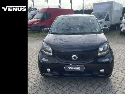 Смарт Forfour 2017 у Європі на Automoto.ua Чорний Смарт Forfour, об'ємом двигуна 1 л та пробігом 41000 тис. км за 9900 $, фото 1 на Automoto.ua