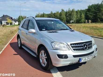 Мерседес МЛ класс 2005 в Европе на Automoto.ua Серый Мерседес МЛ класс, объемом двигателя 2.99 л и пробегом 278 тыс. км за 24900 $, фото 1 на Automoto.ua