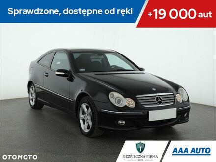 Мерседес Ц-Класс 2007 в Европе на Automoto.ua Черный Мерседес Ц-Класс, объемом двигателя 1 л и пробегом 177 тыс. км за 4480 $, фото 1 на Automoto.ua