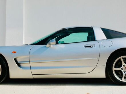 Корвет C5 2001 в Европе на Automoto.ua Серебряный Корвет C5, объемом двигателя 5.67 л и пробегом 136 тыс. км за 29418 $, фото 1 на Automoto.ua