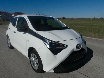 Тойота Айго 2021 у Європі на Automoto.ua Білий Тойота Айго, об'ємом двигуна 1 л та пробігом 126 тис. км за 8126 $, фото 1 на Automoto.ua