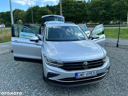 Фольксваген Тігуан 2021 у Європі на Automoto.ua Сірий Фольксваген Тігуан, об'ємом двигуна 1 л та пробігом 94 тис. км за 23971 $, фото 1 на Automoto.ua
