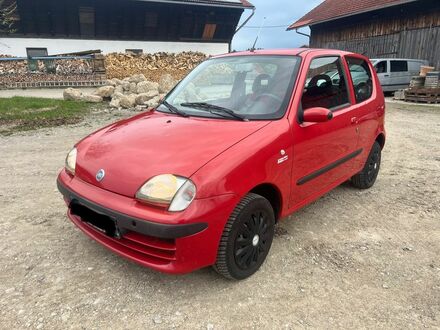Фіат Сейченто 2003 у Європі на Automoto.ua Червоний Фіат Сейченто, об'ємом двигуна 1.11 л та пробігом 55 тис. км за 543 $, фото 1 на Automoto.ua
