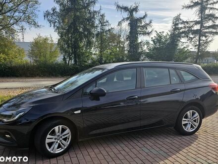 Опель Астра 2019 в Европе на Automoto.ua Черный Опель Астра, объемом двигателя 1 л и пробегом 215 тыс. км за 8136 $, фото 1 на Automoto.ua