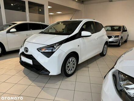 Тойота Айго 2021 в Европе на Automoto.ua Белый Тойота Айго, объемом двигателя 1 л и пробегом 107 тыс. км за 35900 $, фото 1 на Automoto.ua
