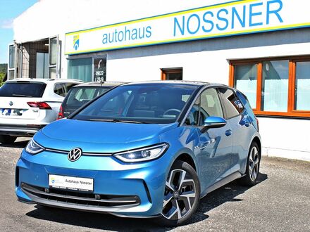 Фольксваген ID.3 2024 в Европе на Automoto.ua Синий Фольксваген ID.3, объемом двигателя 0 л и пробегом 9 тыс. км за 37666 $, фото 1 на Automoto.ua