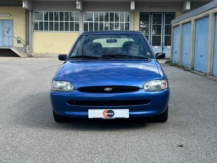Форд Эскорт 1999 в Европе на Automoto.ua Синий Форд Эскорт, объемом двигателя 1.35 л и пробегом 21 тыс. км за 14153 $, фото 1 на Automoto.ua