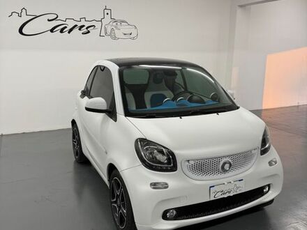 Смарт Fortwo 2015 у Європі на Automoto.ua Білий Смарт Fortwo, об'ємом двигуна 1 л та пробігом 100 тис. км за 11569 $, фото 1 на Automoto.ua