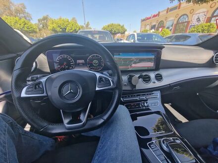 Мерседес E 220 2017 в Европе на Automoto.ua Синий Мерседес E 220, объемом двигателя 0 л и пробегом 205 тыс. км за 24522 $, фото 1 на Automoto.ua