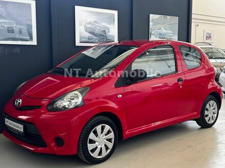 Тойота Айго 2012 в Европе на Automoto.ua Красный Тойота Айго, объемом двигателя 1 л и пробегом 27 тыс. км за 6814 $, фото 1 на Automoto.ua