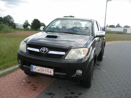 Тойота Хайлюкс 2007 у Європі на Automoto.ua Чорний Тойота Хайлюкс, об'ємом двигуна 2.49 л та пробігом 394 тис. км за 13599 $, фото 1 на Automoto.ua