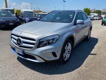 Мерседес GLA 220 2016 у Європі на Automoto.ua Срібний Мерседес GLA 220, об'ємом двигуна 2.14 л та пробігом 225 тис. км за 16370 $, фото 1 на Automoto.ua