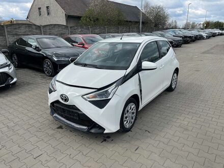 Тойота Айго 2021 в Европе на Automoto.ua Белый Тойота Айго, объемом двигателя 1 л и пробегом 144 тыс. км за 5797 $, фото 1 на Automoto.ua