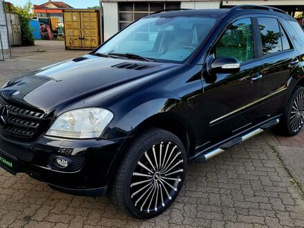 Мерседес МЛ 320 2006 в Европе на Automoto.ua Черный Мерседес МЛ 320, объемом двигателя 2.99 л и пробегом 264 тыс. км за 6812 $, фото 1 на Automoto.ua