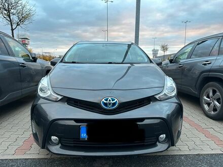 Серый Тойота Prius Plus, объемом двигателя 1.8 л и пробегом 204 тыс. км за 17634 $, фото 1 на Automoto.ua