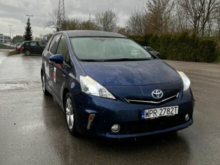 Тойота Prius Plus, об'ємом двигуна 1.8 л та пробігом 318 тис. км за 10583 $, фото 1 на Automoto.ua