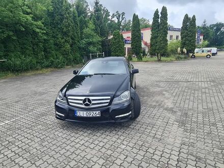 Мерседес Ц-Клас 2012 у Європі на Automoto.ua Чорний Мерседес Ц-Клас, об'ємом двигуна 2.14 л та пробігом 294 тис. км за 8959 $, фото 1 на Automoto.ua