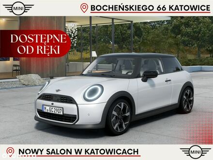 Мини Купер 2024 в Европе на Automoto.ua Белый Мини Купер, объемом двигателя 1 л и пробегом 7 тыс. км за 142857 $, фото 1 на Automoto.ua