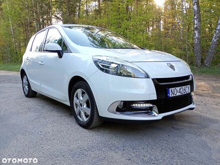 Рено Сценик 2013 в Европе на Automoto.ua Белый Рено Сценик, объемом двигателя 1 л и пробегом 196 тыс. км за 5691 $, фото 1 на Automoto.ua