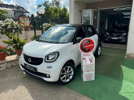 Смарт Forfour 2019 у Європі на Automoto.ua Білий Смарт Forfour, об'ємом двигуна 0.9 л та пробігом 30 тис. км за 17702 $, фото 1 на Automoto.ua
