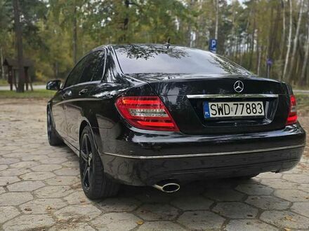 Мерседес Ц-Клас 2012 у Європі на Automoto.ua Чорний Мерседес Ц-Клас, об'ємом двигуна 2.14 л та пробігом 361 тис. км за 11138 $, фото 1 на Automoto.ua