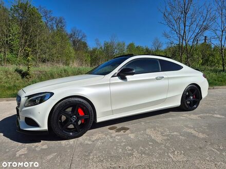 Мерседес Ц-Клас 2016 у Європі на Automoto.ua Білий Мерседес Ц-Клас, об'ємом двигуна 1 л та пробігом 107 тис. км за 114900 $, фото 1 на Automoto.ua