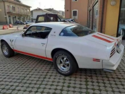 Понтіак Firebird 1976 у Європі на Automoto.ua Білий Понтіак Firebird, об'ємом двигуна 0 л та пробігом 50 тис. км за 30000 $, фото 1 на Automoto.ua