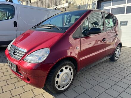 Мерседес А 140 2001 у Європі на Automoto.ua Червоний Мерседес А 140, об'ємом двигуна 1.4 л та пробігом 172 тис. км за 902 $, фото 1 на Automoto.ua