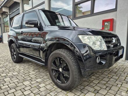 Міцубісі Паджеро 2011 у Європі на Automoto.ua Чорний Міцубісі Паджеро, об'ємом двигуна 0 л та пробігом 300 тис. км за 16639 $, фото 1 на Automoto.ua