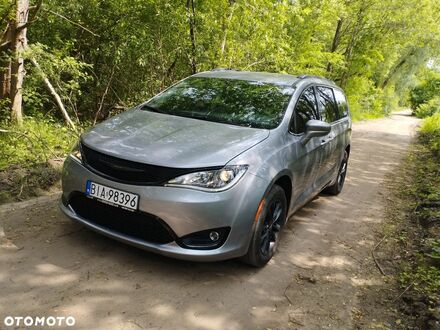 Крайслер Pacifica, об'ємом двигуна 3.61 л та пробігом 28 тис. км за 29352 $, фото 1 на Automoto.ua