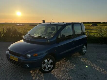Фіат Мультіпла 2002 у Європі на Automoto.ua Синій Фіат Мультіпла, об'ємом двигуна 1.6 л та пробігом 265 тис. км за 2800 $, фото 1 на Automoto.ua